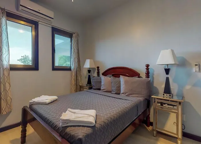 Oceanfront With Amazing Water Views Partial Ac Wifi & Pool San Pedro (Ambergris Caye)